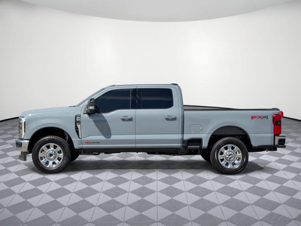 New 2027 Ford Super Duty LARIAT TRUCK