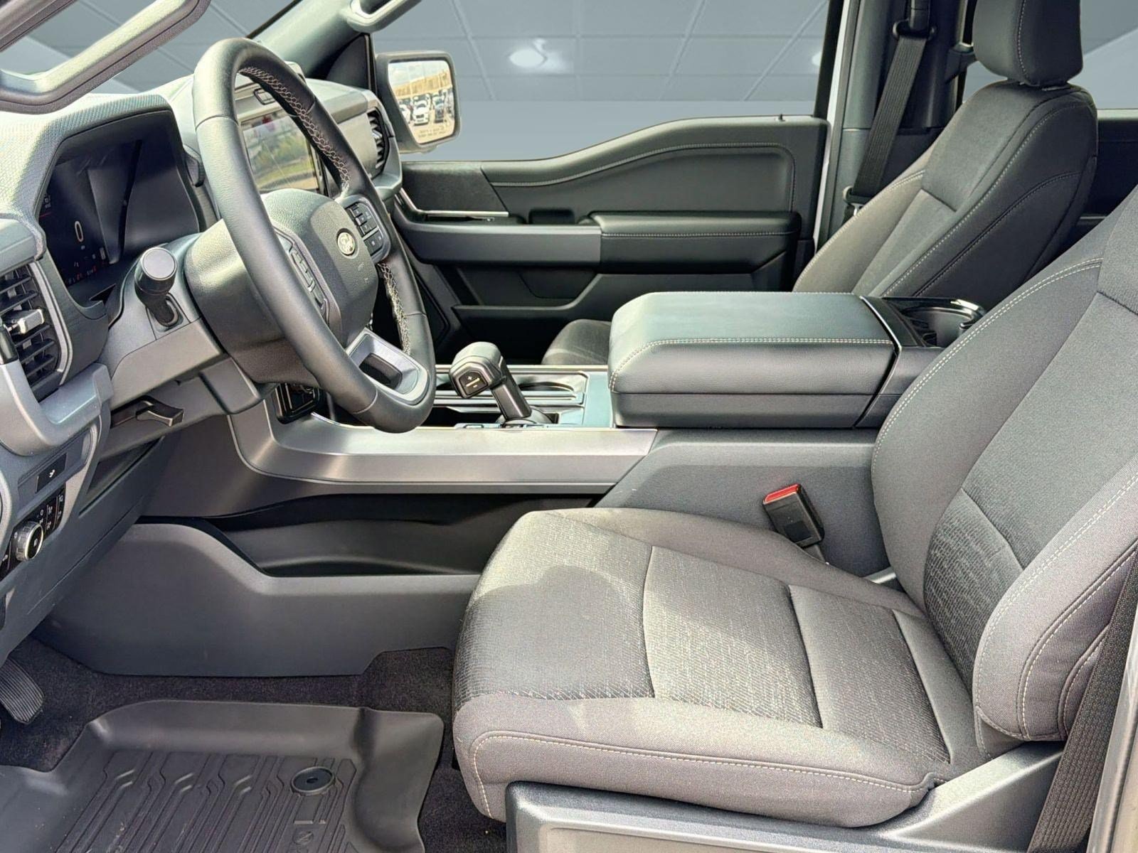 2026 Ford F-150 XLT - Photo 5