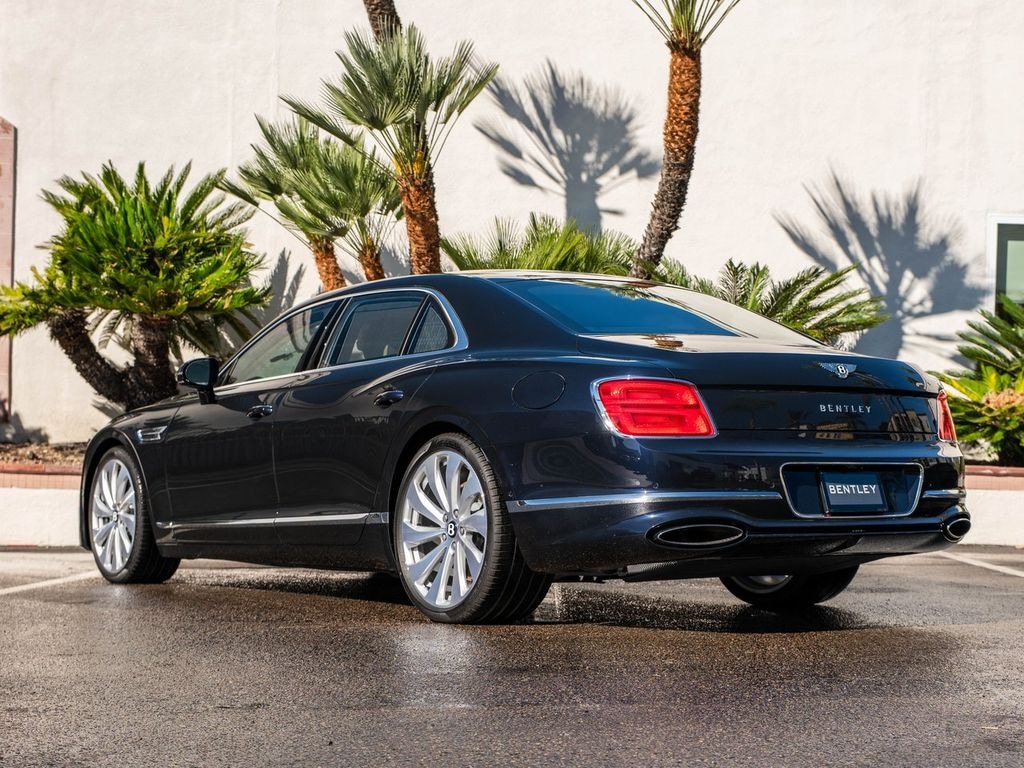 New 2026 Bentley Flying Spur V8 Sedan