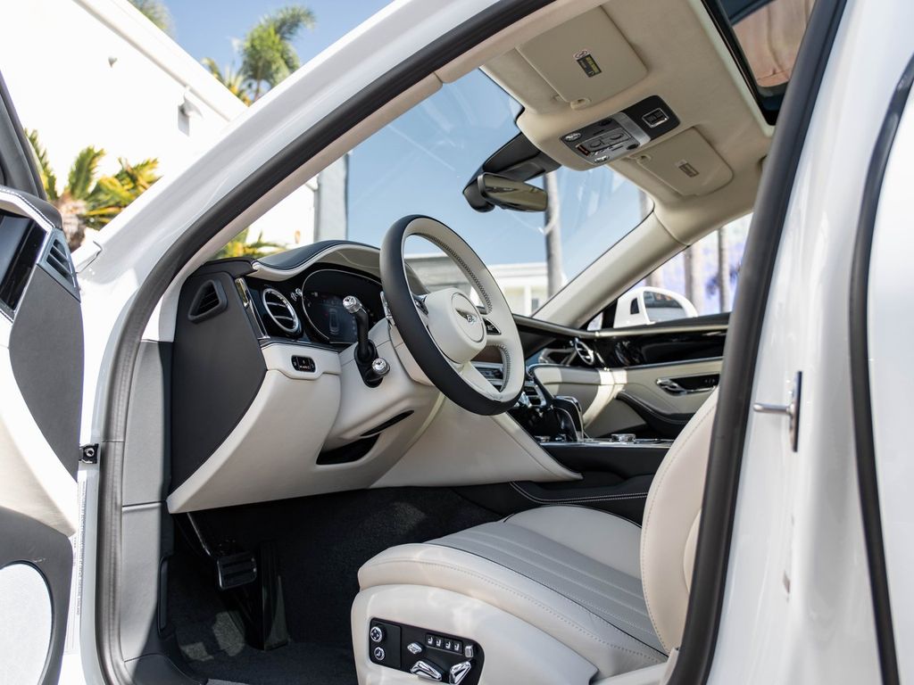 New 2026 Bentley Flying Spur V8 Sedan