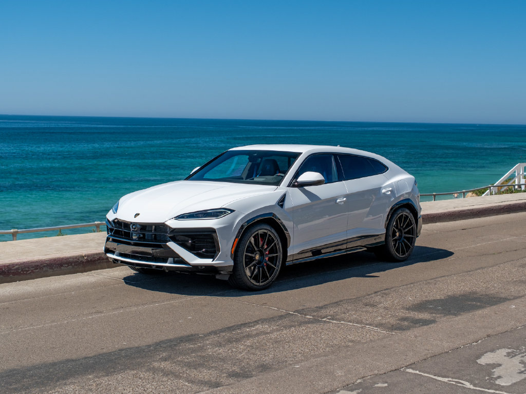 New 2026 Lamborghini Urus SE SUV