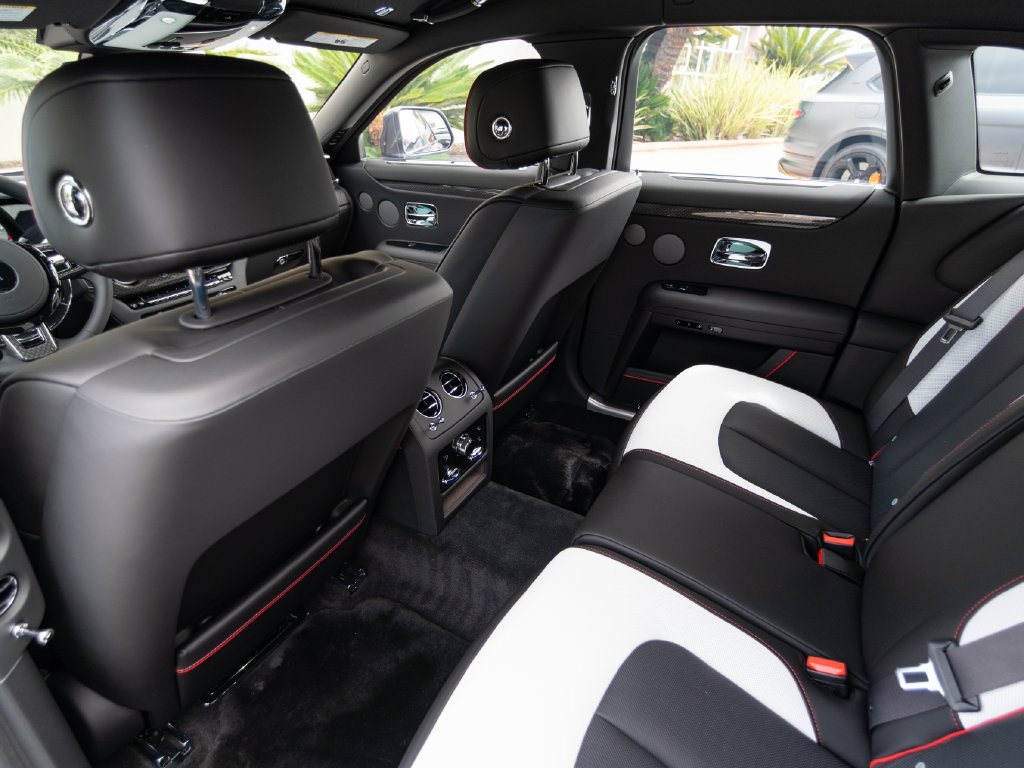 2027 Rolls-Royce Ghost Black Badge - Photo 29