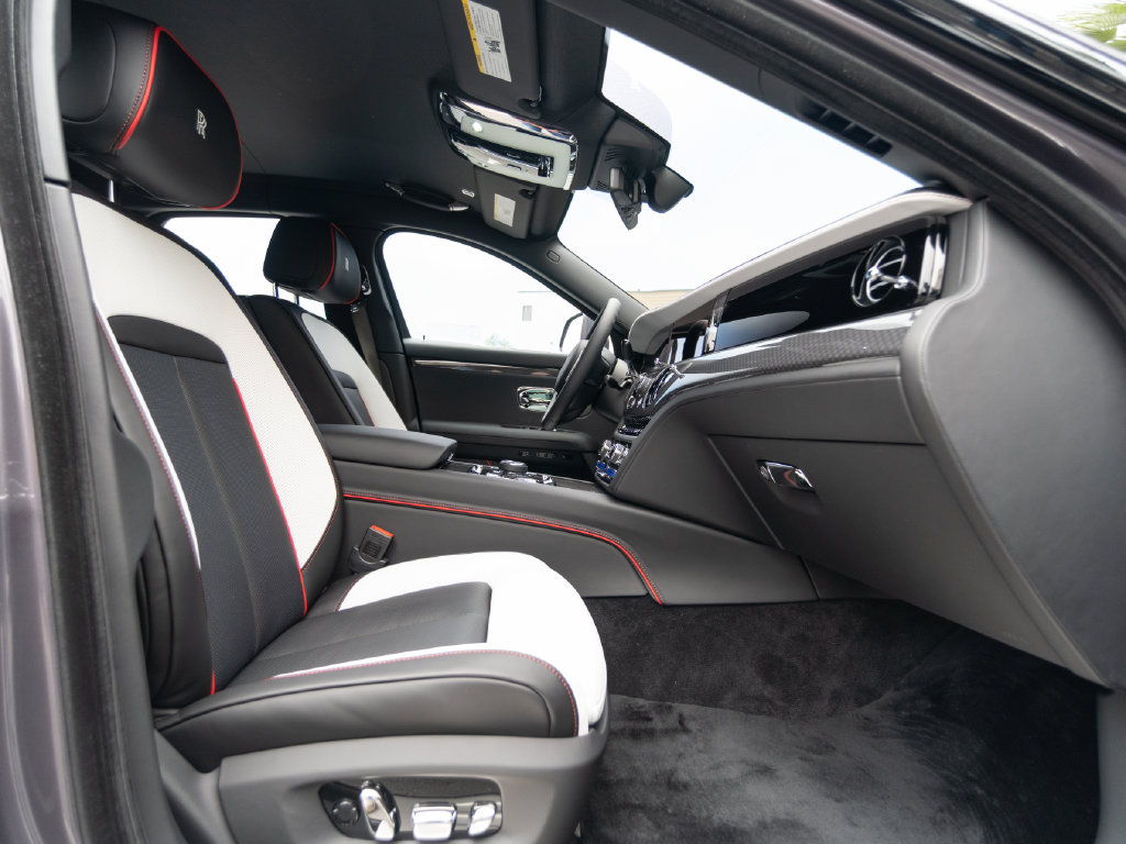 2027 Rolls-Royce Ghost Black Badge - Photo 34