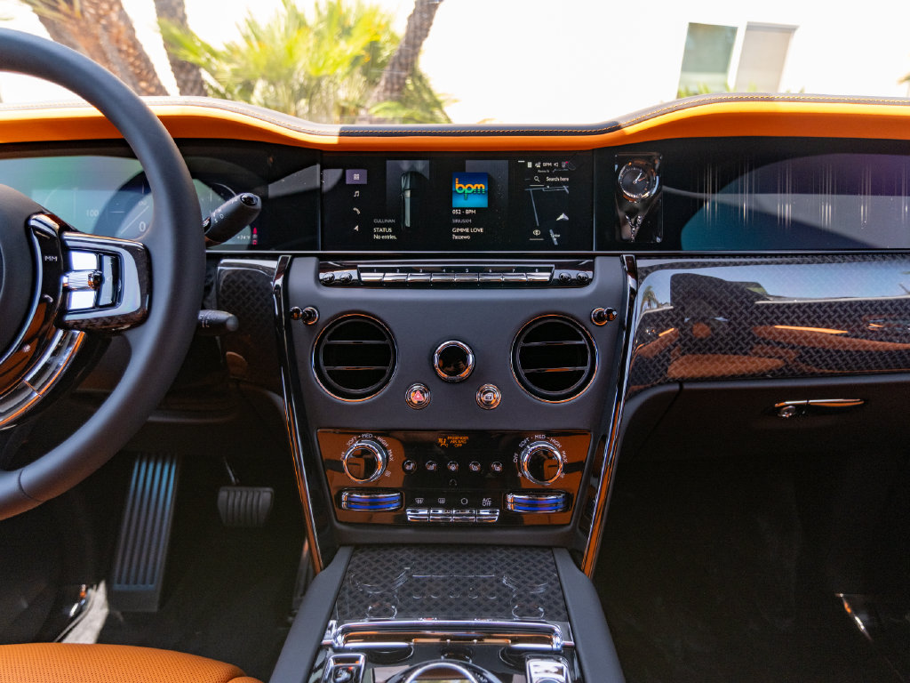 2027 Rolls-Royce Cullinan Black Badge - Photo 17