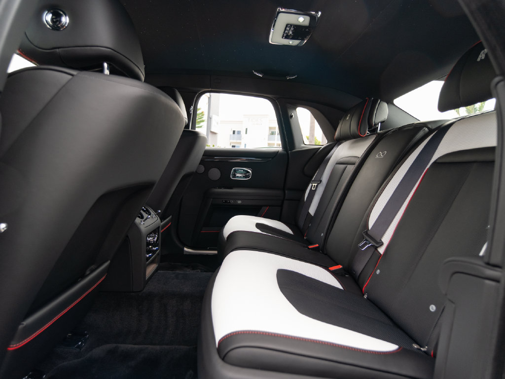 2027 Rolls-Royce Ghost Black Badge - Photo 28