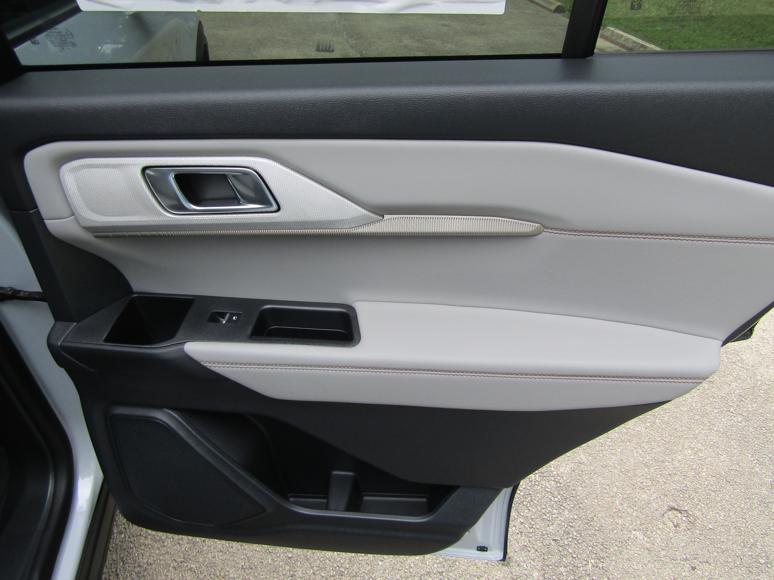2026 Ford Explorer Active - Photo 15