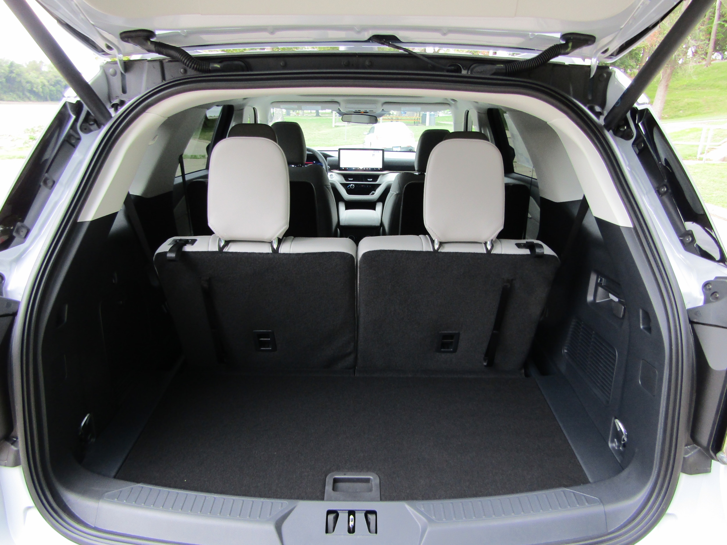 2026 Ford Explorer Active - Photo 14