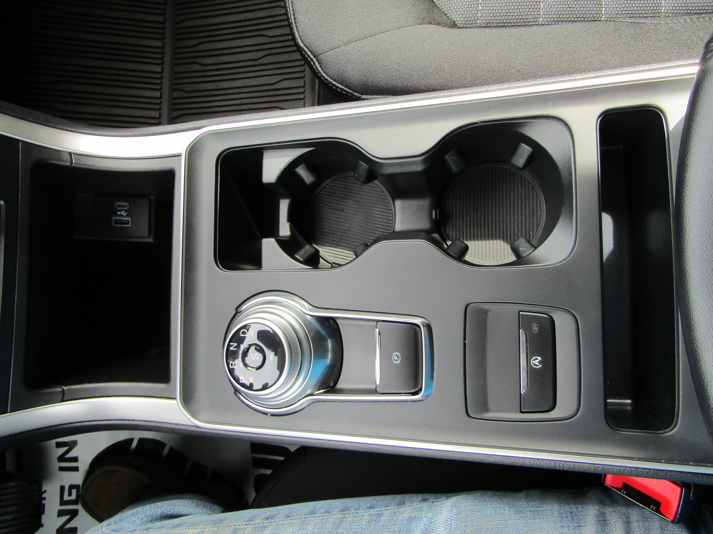 2024 Ford Edge SE - Photo 27