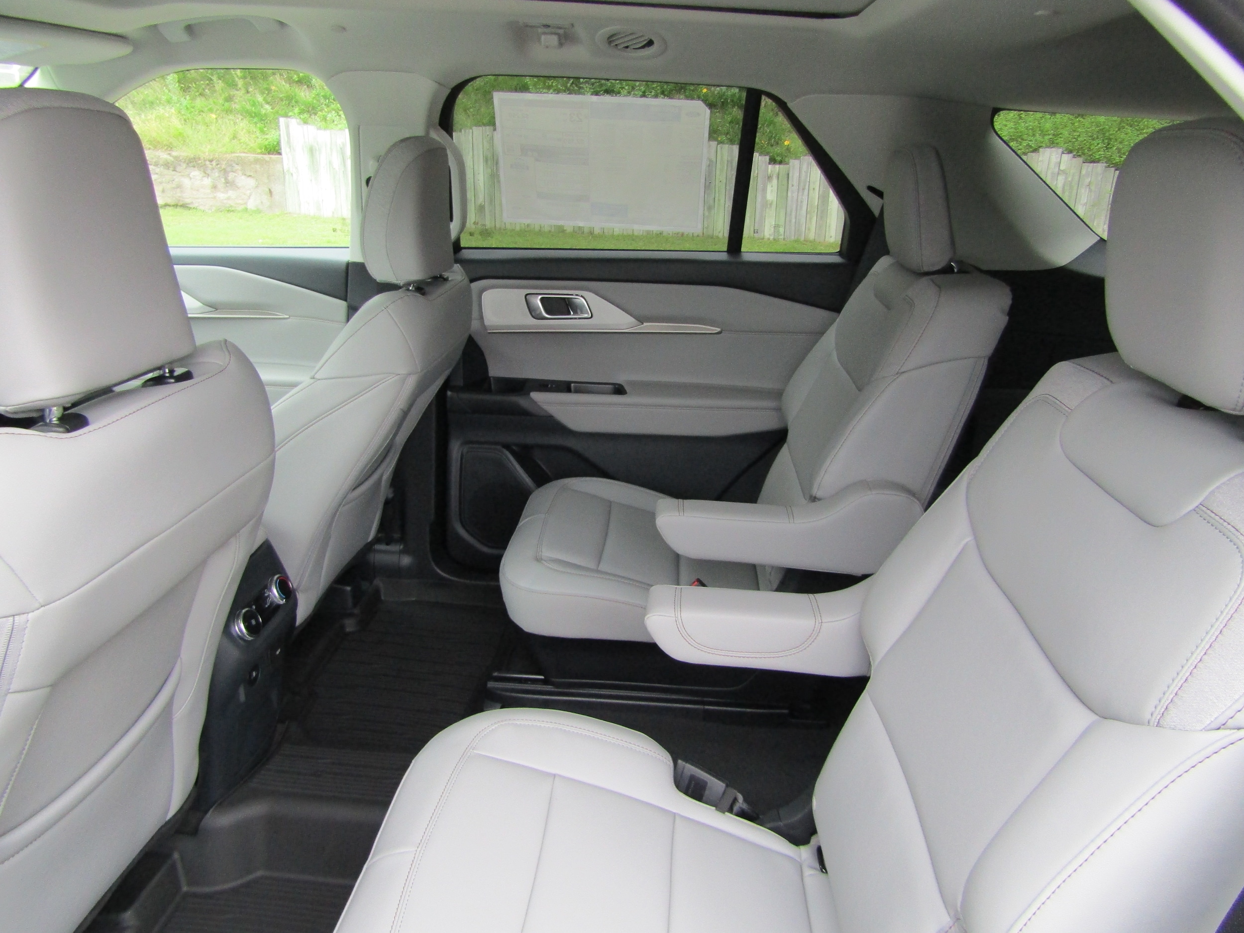 2026 Ford Explorer Active - Photo 13