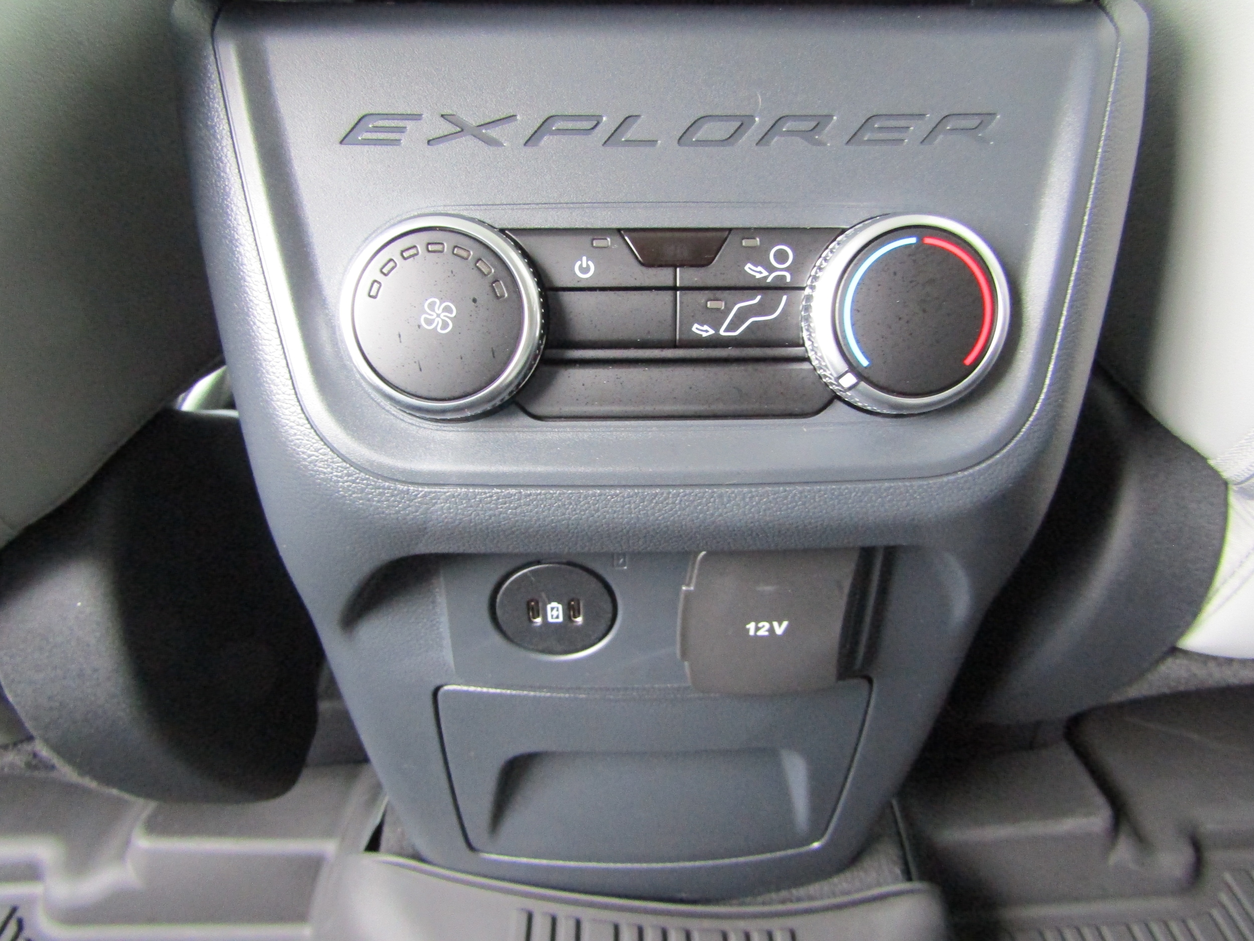 2026 Ford Explorer Active - Photo 32