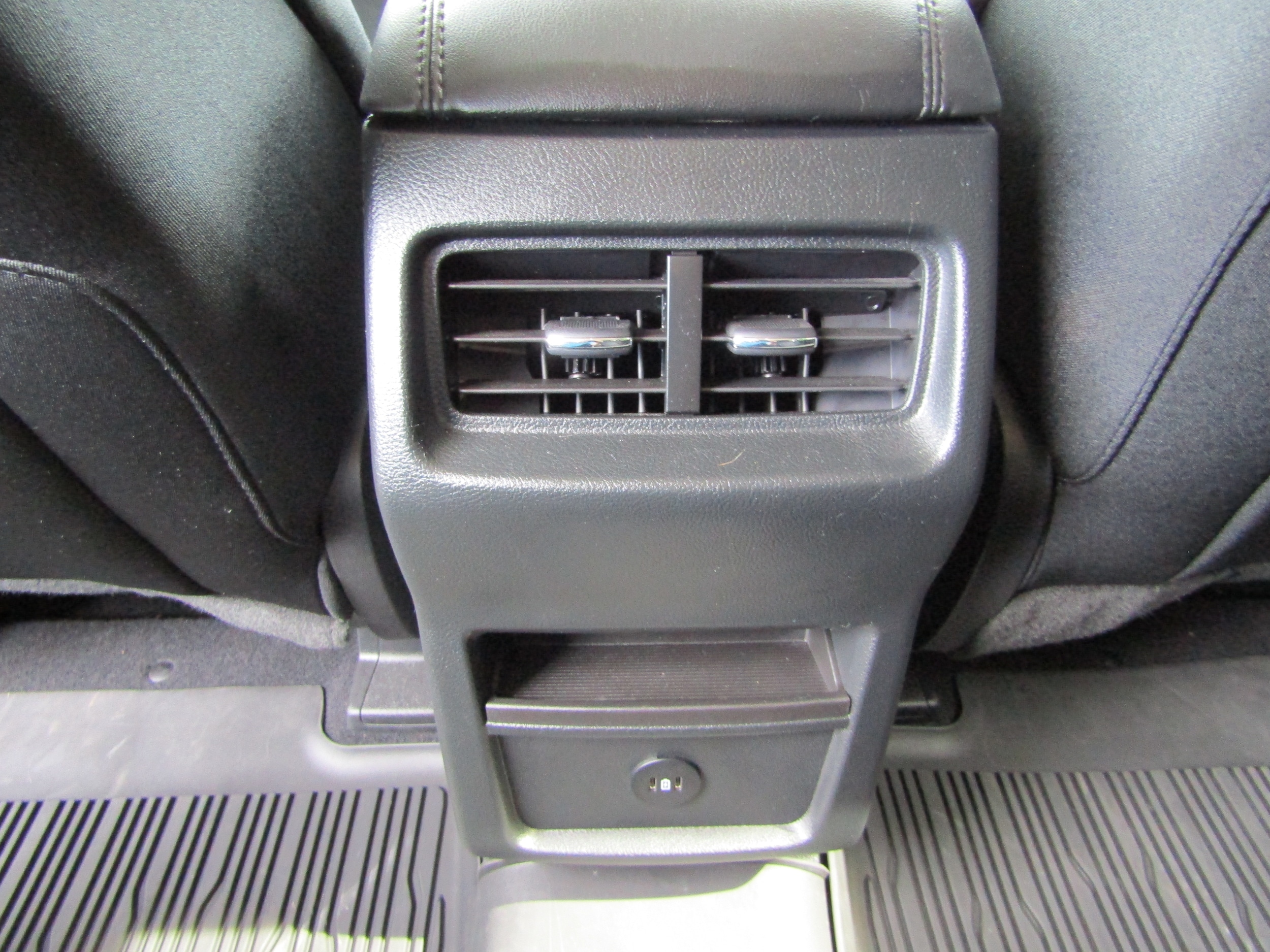 2024 Ford Edge SE - Photo 31