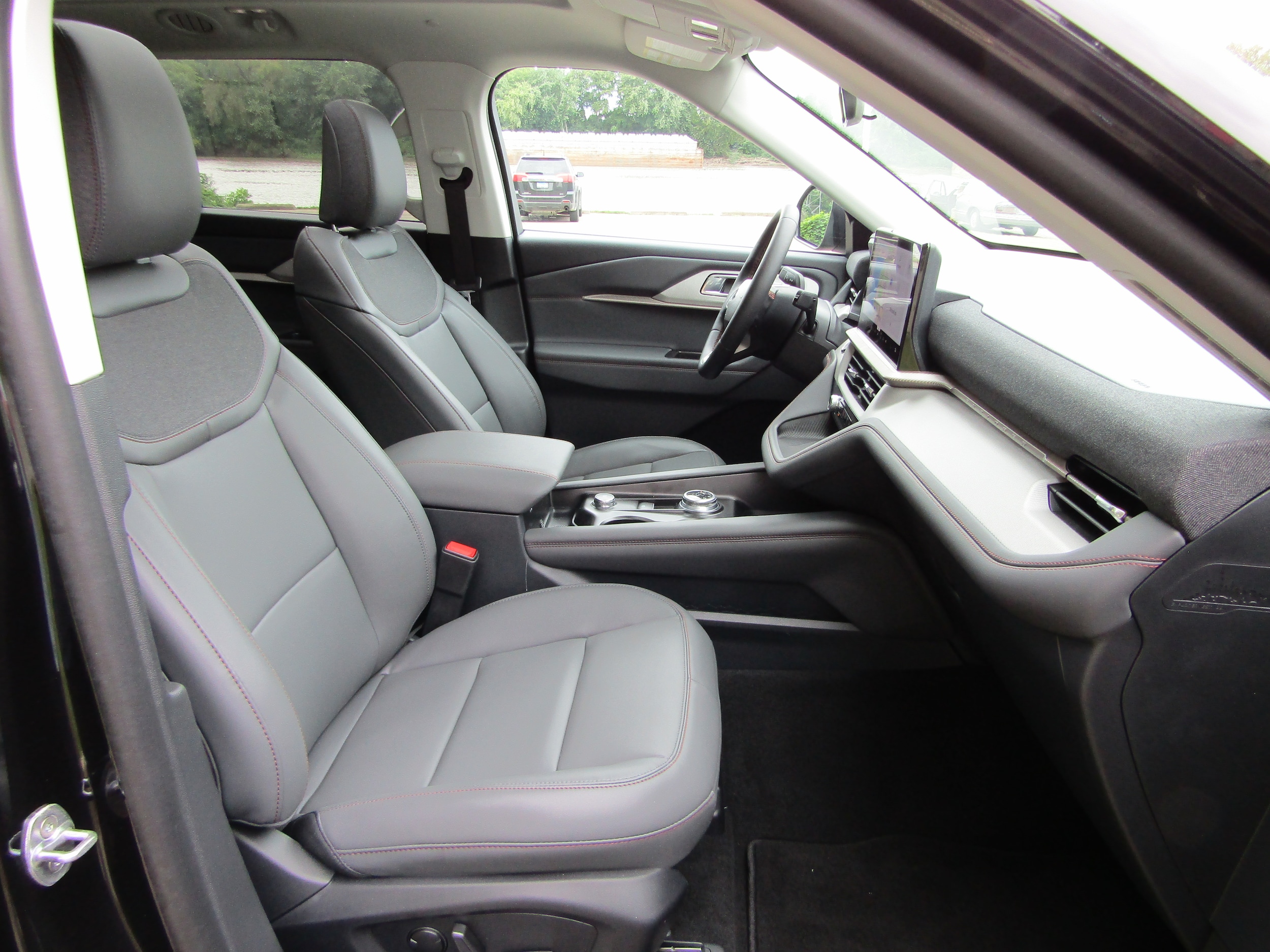 2026 Ford Explorer Active - Photo 29