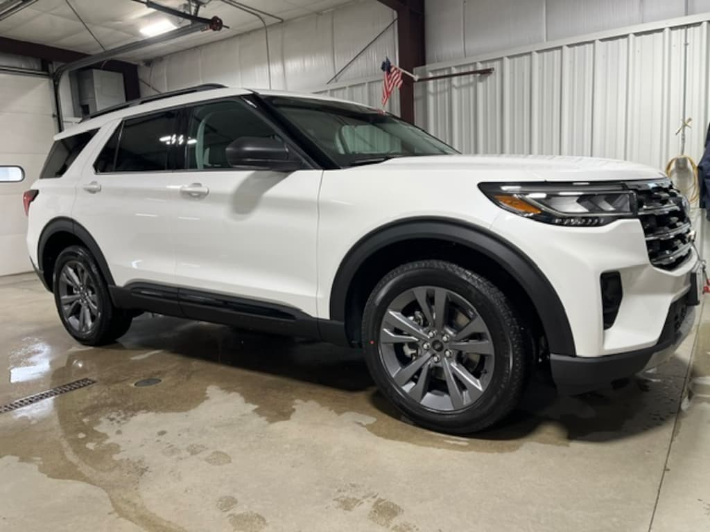 New 2026 Ford Explorer Active 4WD WAGON