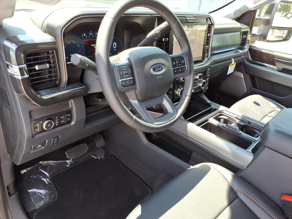 New 2026 Ford F-250 Super Duty Lariat 4x4 Lariat Crew Cab 6.8 ft. SB Pickup