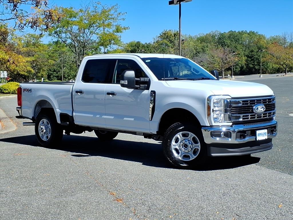 New 2027 Ford F-250 Super Duty XLT 4x4 XLT Crew Cab 6.8 ft. SB Pickup