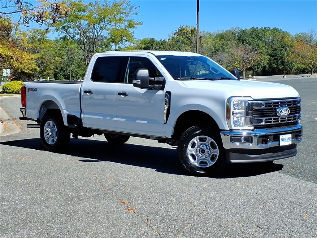 New 2027 Ford F-250 Super Duty XLT 4x4 XLT Crew Cab 6.8 ft. SB Pickup
