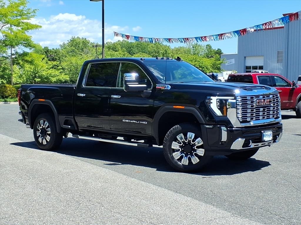 New 2026 GMC Sierra 2500HD Denali 4x4 Denali Crew Cab SB