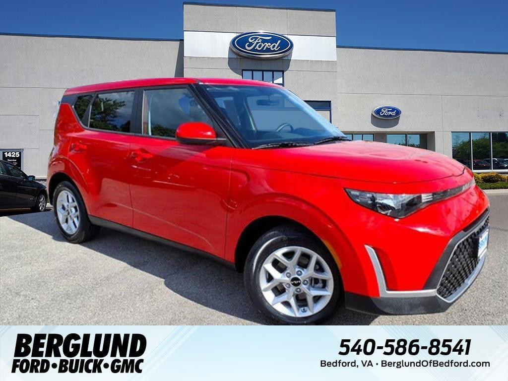 Used 2025 Kia Soul LX Crossover