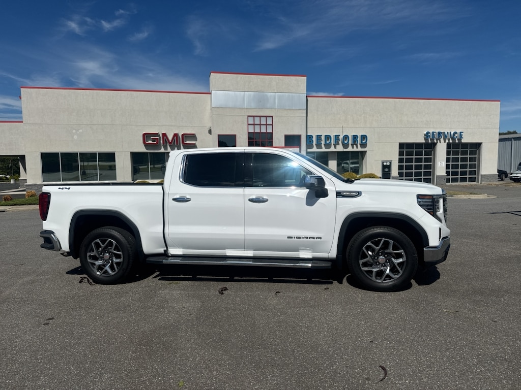 Used 2022 GMC Sierra 1500 SLT 4x4 SLT Crew Cab 5.8 ft. SB