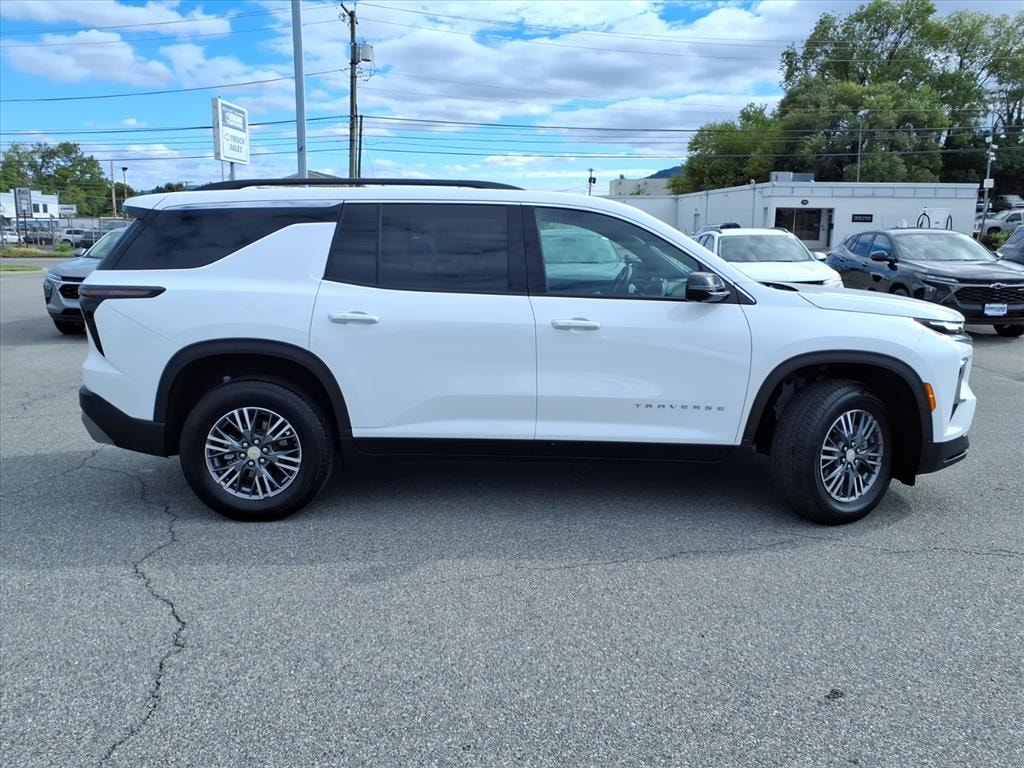 Used 2026 Chevrolet Traverse FWD LT Sport Utility
