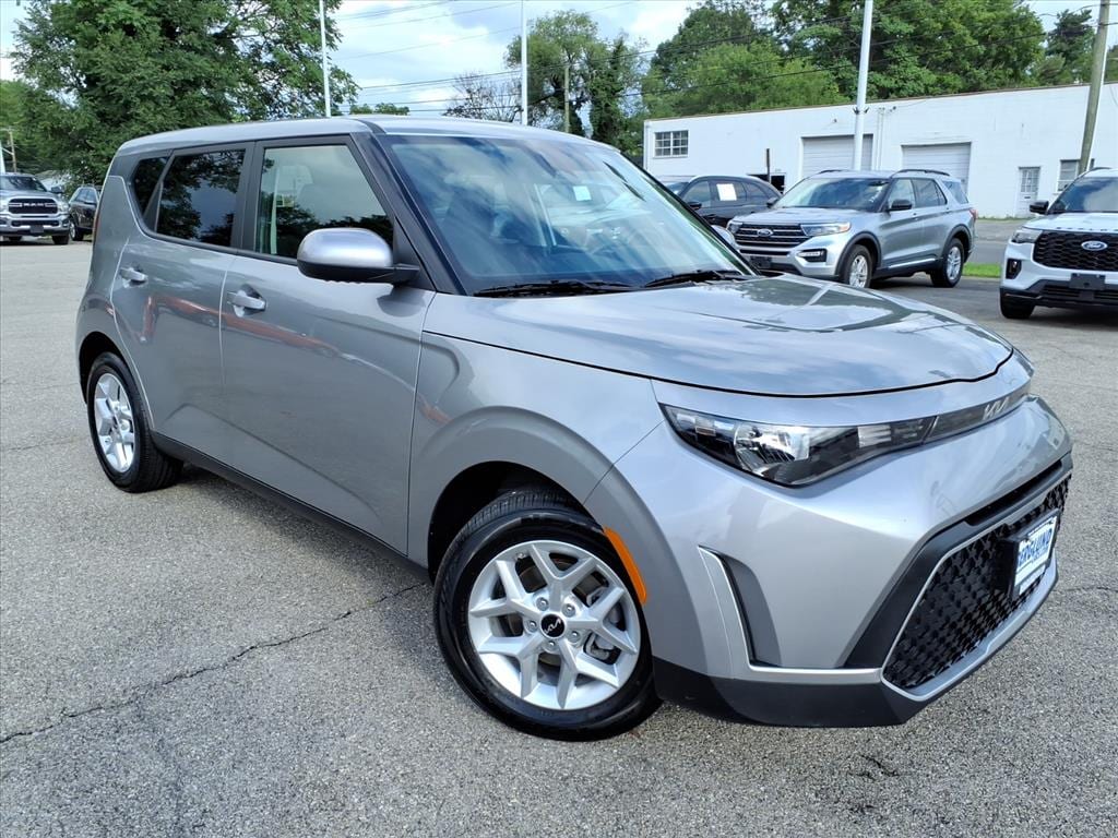 Used 2025 Kia Soul LX Hatchback