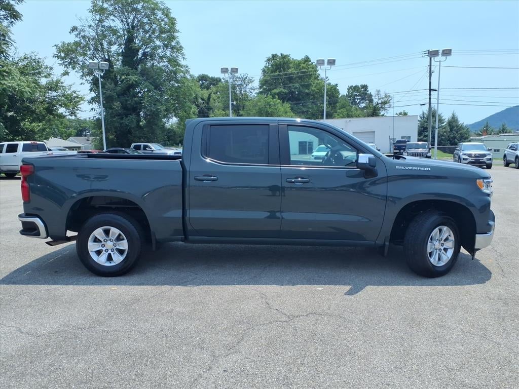 Used 2025 Chevrolet Silverado LT Crew Cab