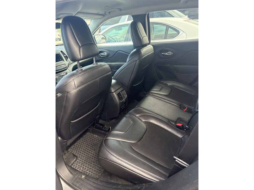 Used 2019 Jeep Cherokee Altitude Sport Utility