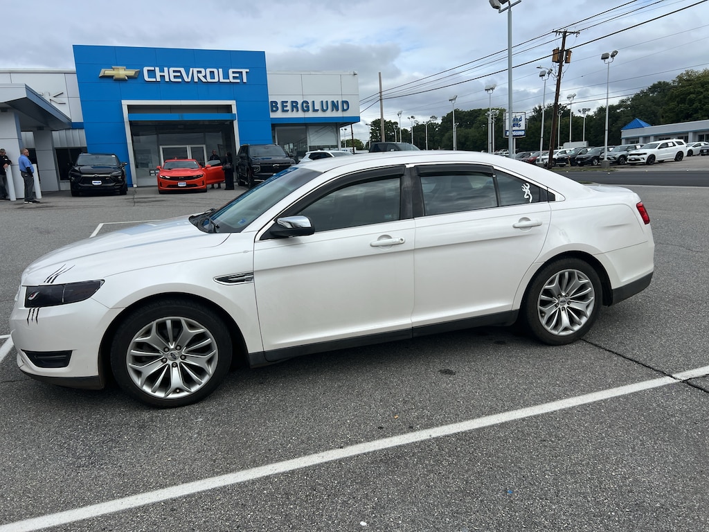 Used 2017 Ford Taurus Limited Sedan