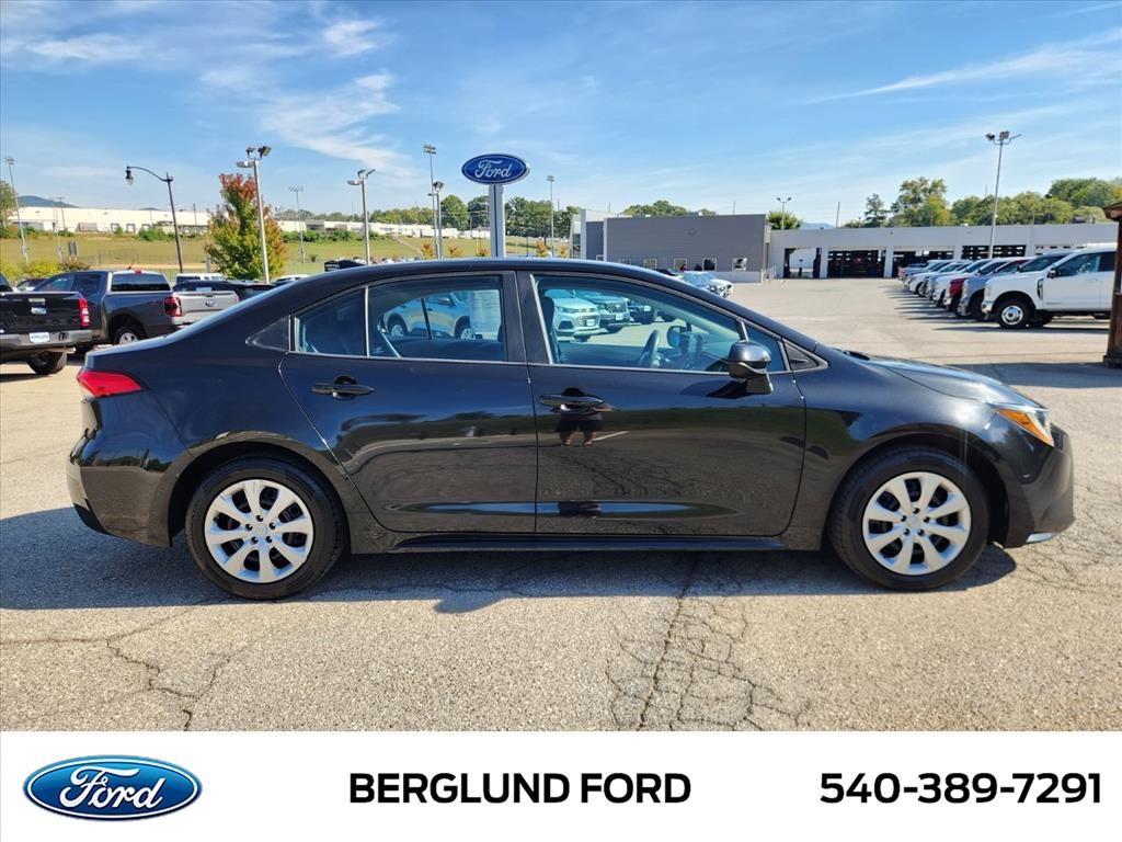Used 2022 Toyota Corolla LE Sedan