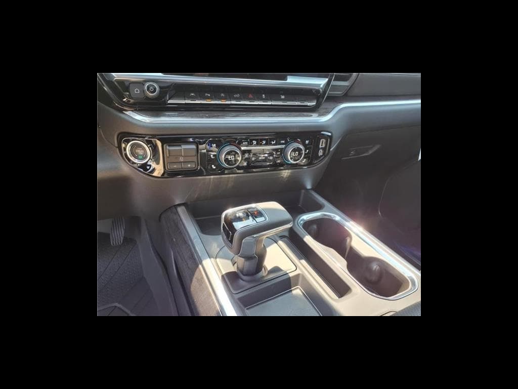 2025 Chevrolet Silverado 1500 LTZ - Photo 16