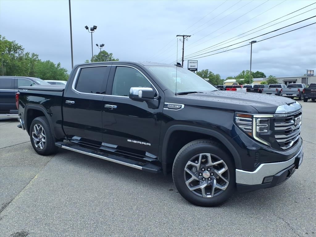 Used 2022 GMC Sierra 1500 SLT Truck