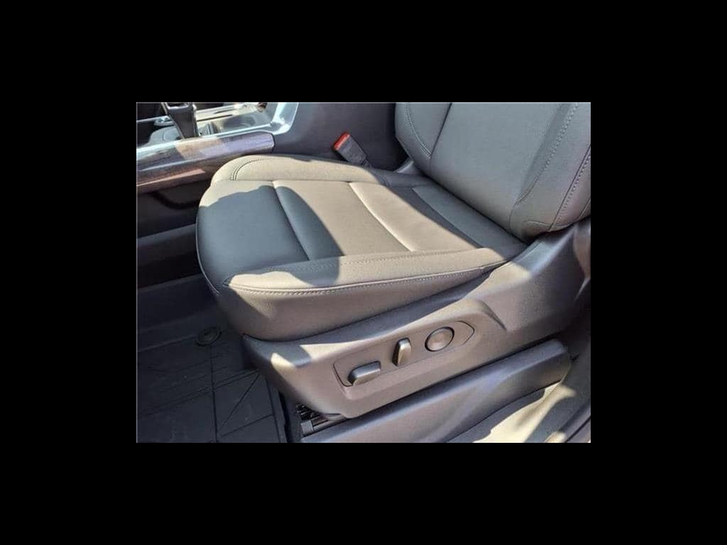 2025 Chevrolet Silverado 1500 LTZ - Photo 26