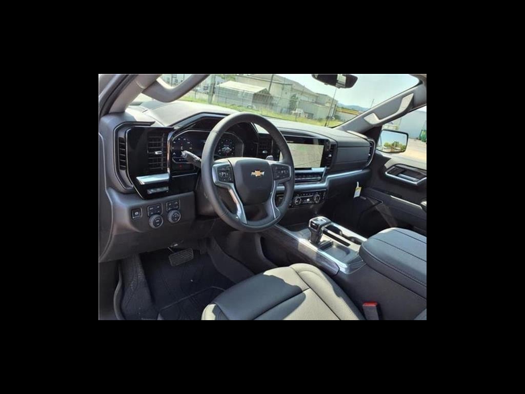 2025 Chevrolet Silverado 1500 LTZ - Photo 24