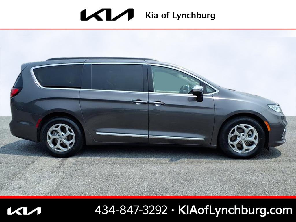 Used 2023 Chrysler Pacifica Limited Passenger Van