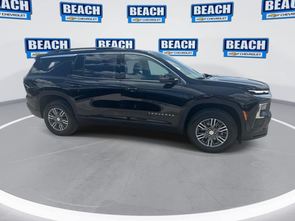 Used 2026 Chevrolet Traverse LT SUV
