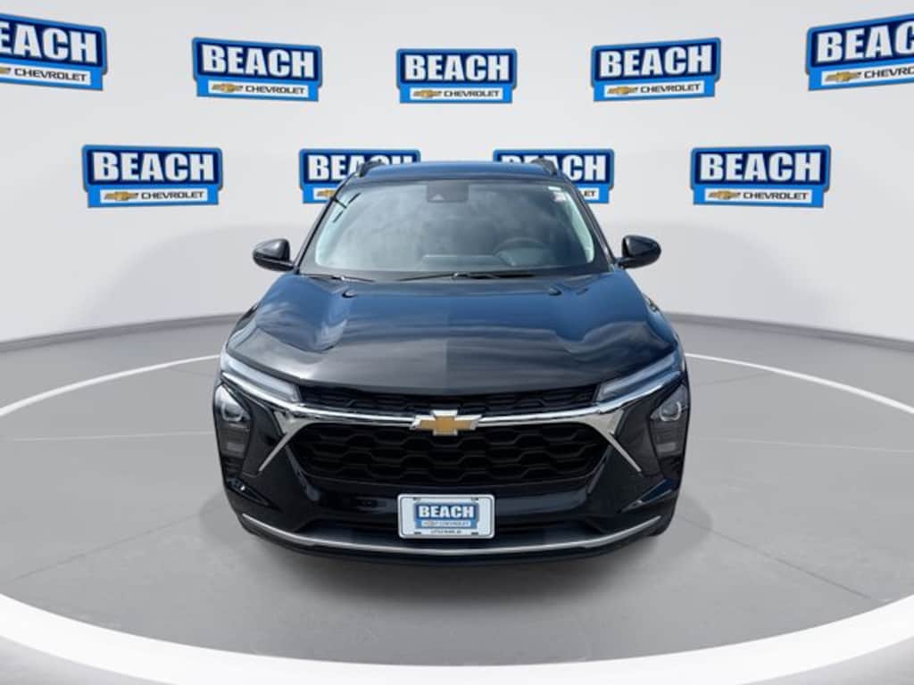 Used 2025 Chevrolet Trax LT SUV
