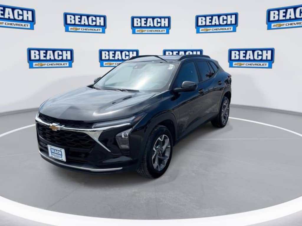 Used 2025 Chevrolet Trax LT SUV