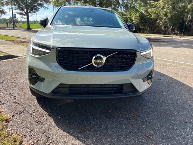 New 2026 Volvo XC40 B5 Plus SUV