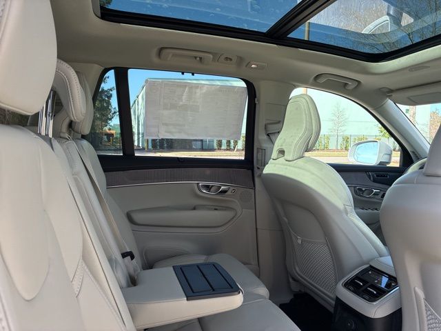 2026 Volvo XC90 Ultra - Photo 24