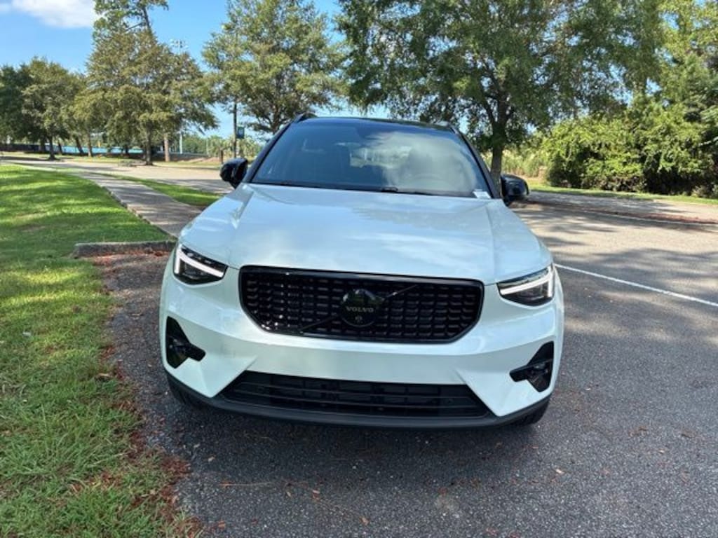 New 2026 Volvo XC40 B5 Ultra Black Edition SUV