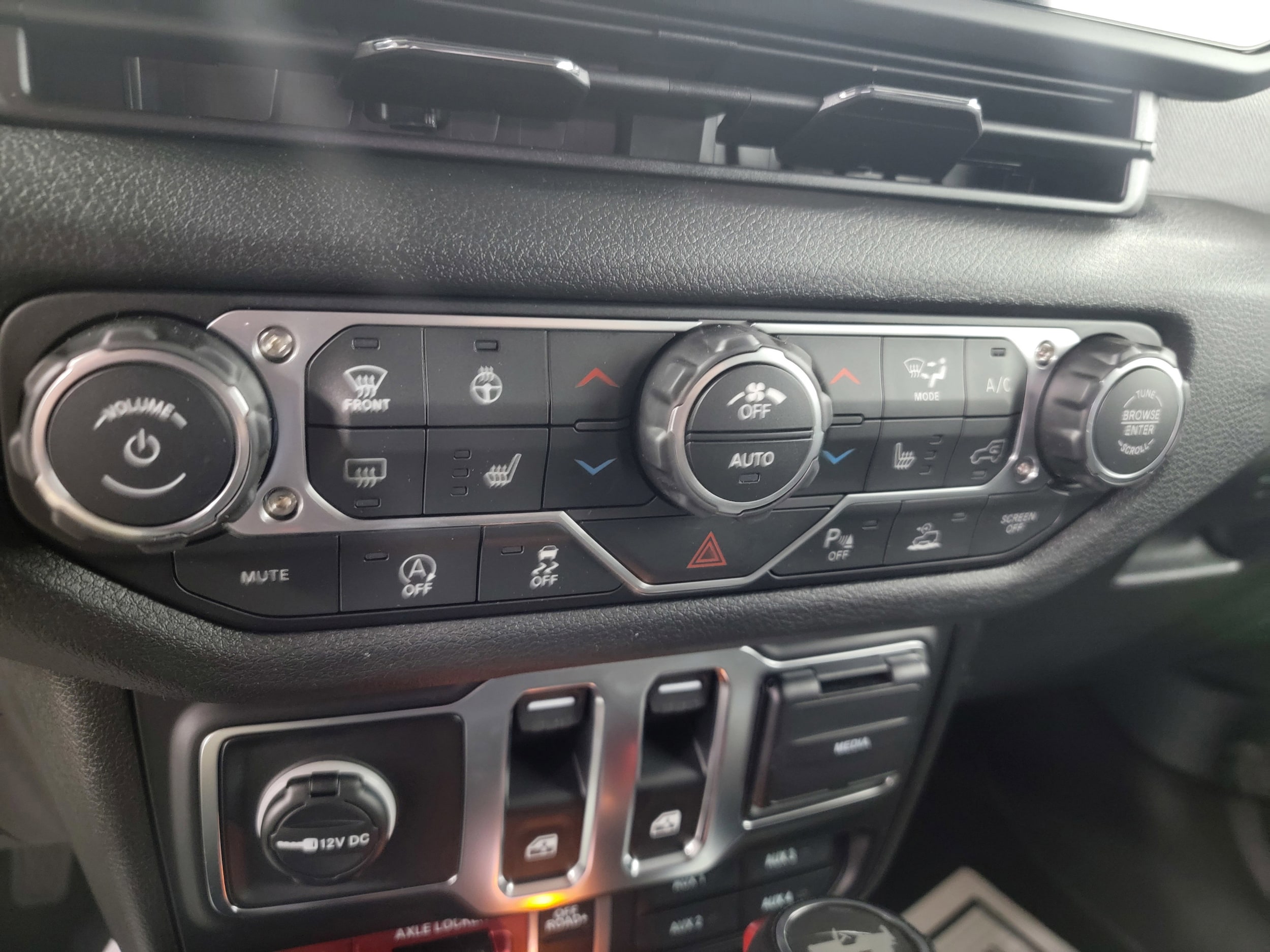 2026 Jeep Wrangler 2-Door Willys - Photo 13