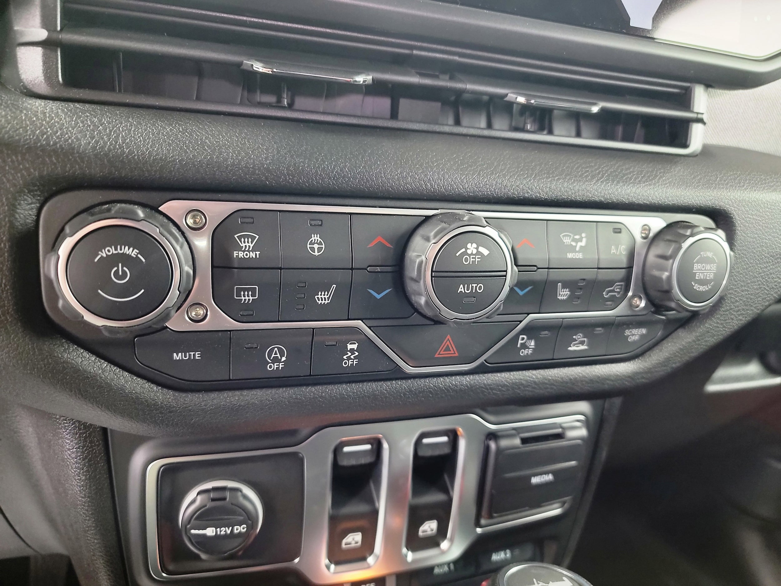 2026 Jeep Wrangler 2-Door Willys - Photo 11