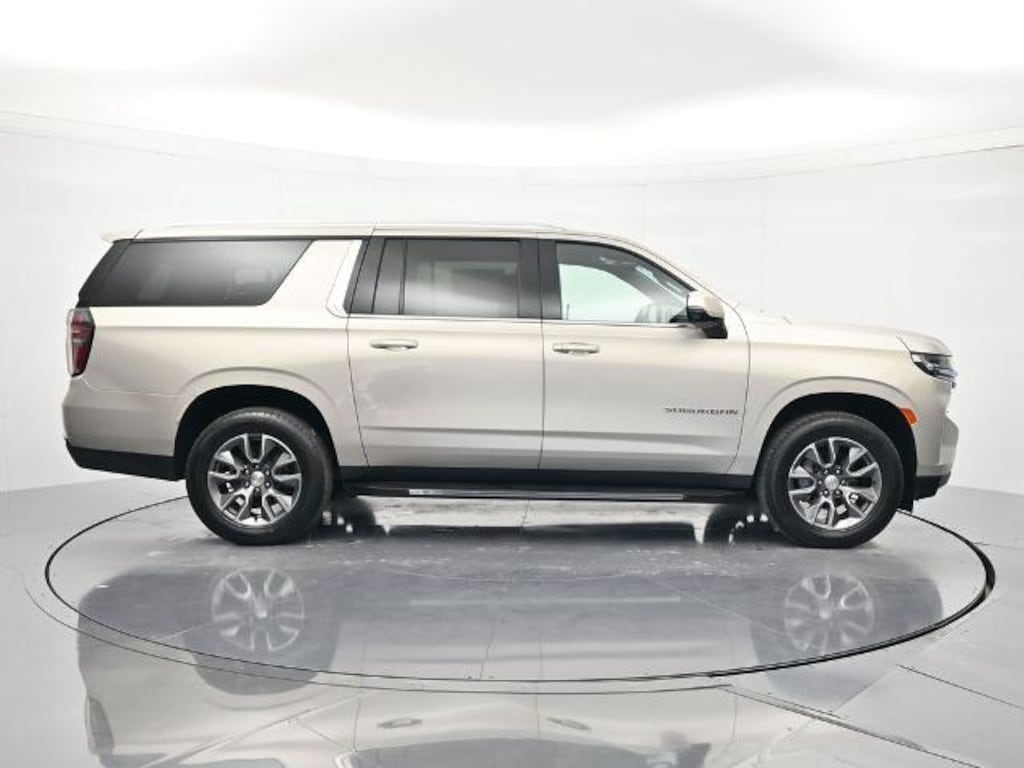 Used 2024 Chevrolet Suburban LT SUV