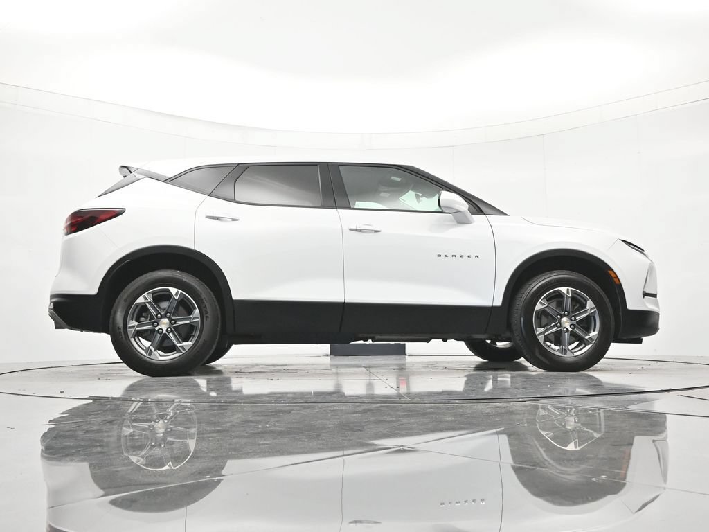 2025 Chevrolet Blazer 2LT - Photo 39