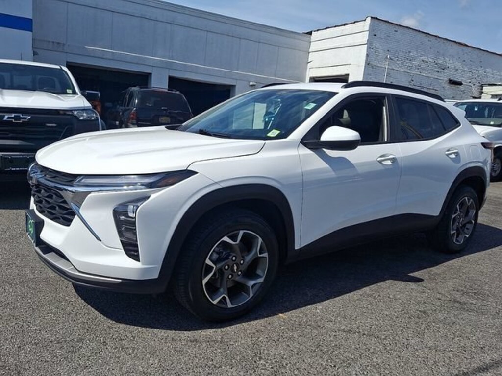 Used 2024 Chevrolet Trax LT SUV