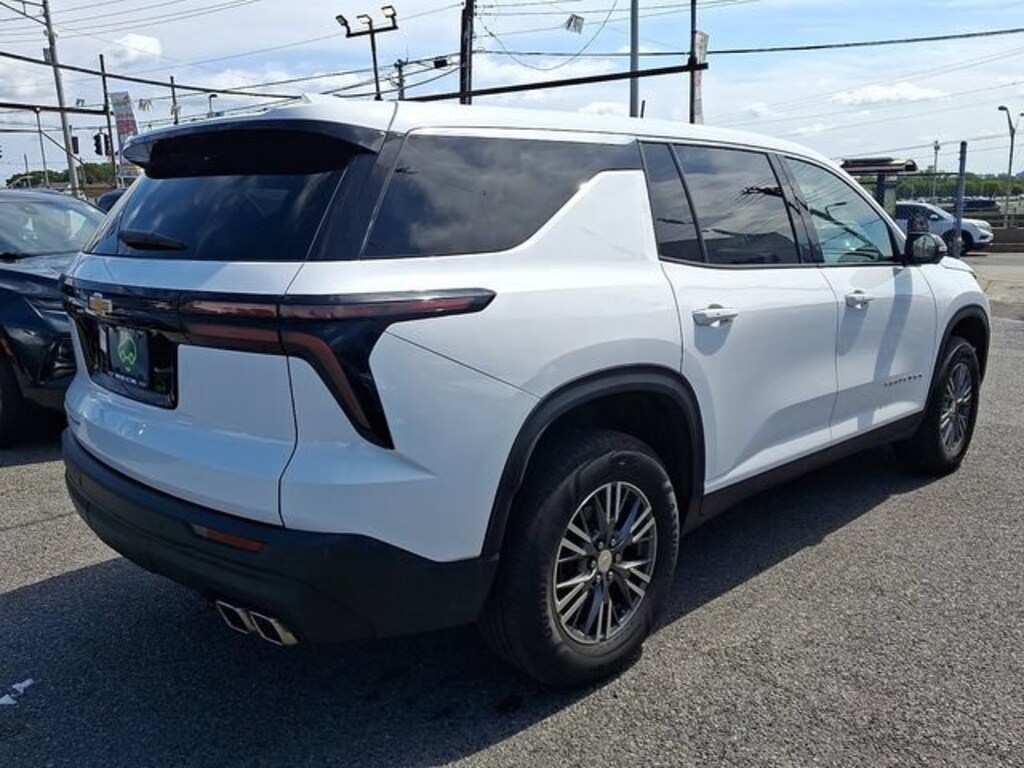 Used 2024 Chevrolet Traverse LS SUV
