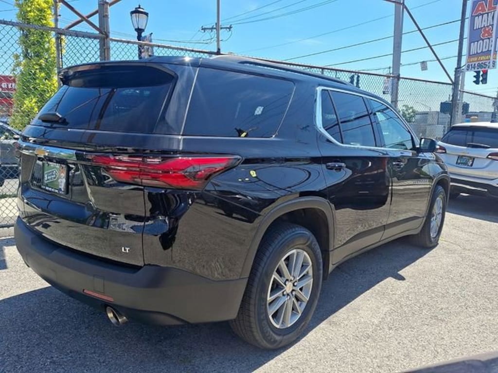 Used 2023 Chevrolet Traverse LT Cloth SUV