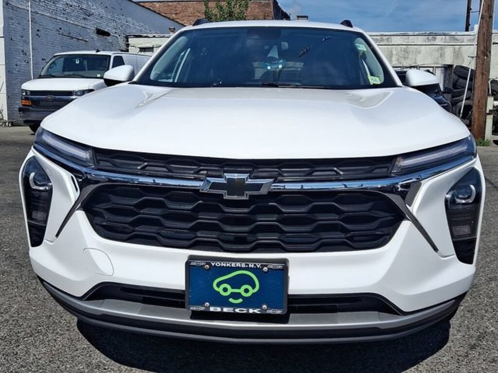Used 2024 Chevrolet Trax LT SUV