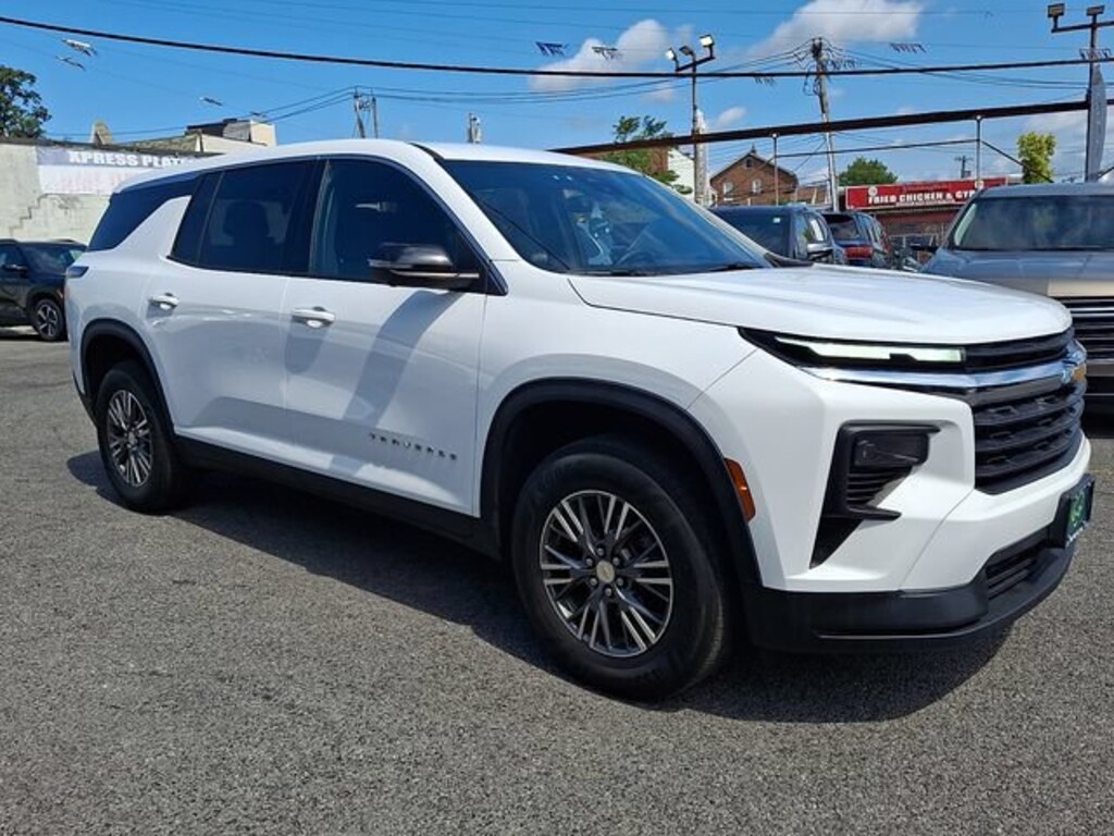 Used 2024 Chevrolet Traverse LS SUV