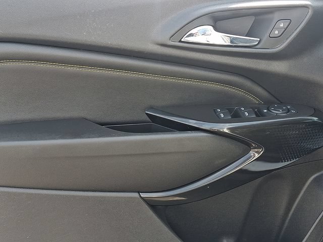 2024 Chevrolet Trax LT - Photo 12